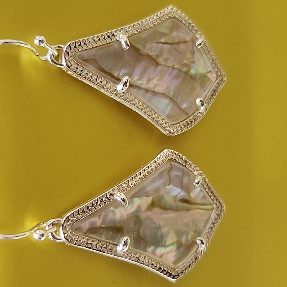 SOLD Kendra Scott Alex earrings in Ivory Pearl. (Retired)